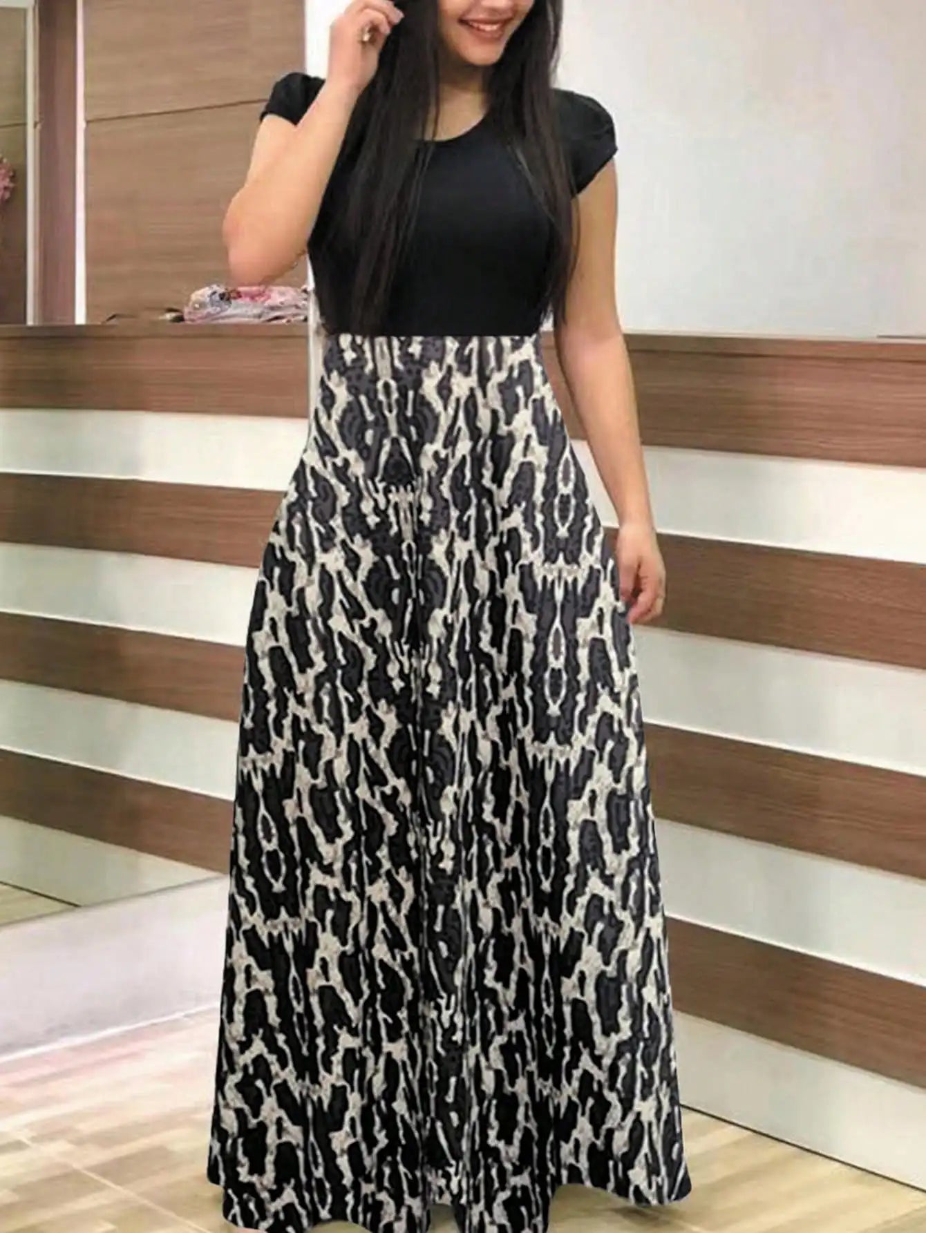 Black and White Polka Dot A-Line Maxi Dress with Short Sleeves